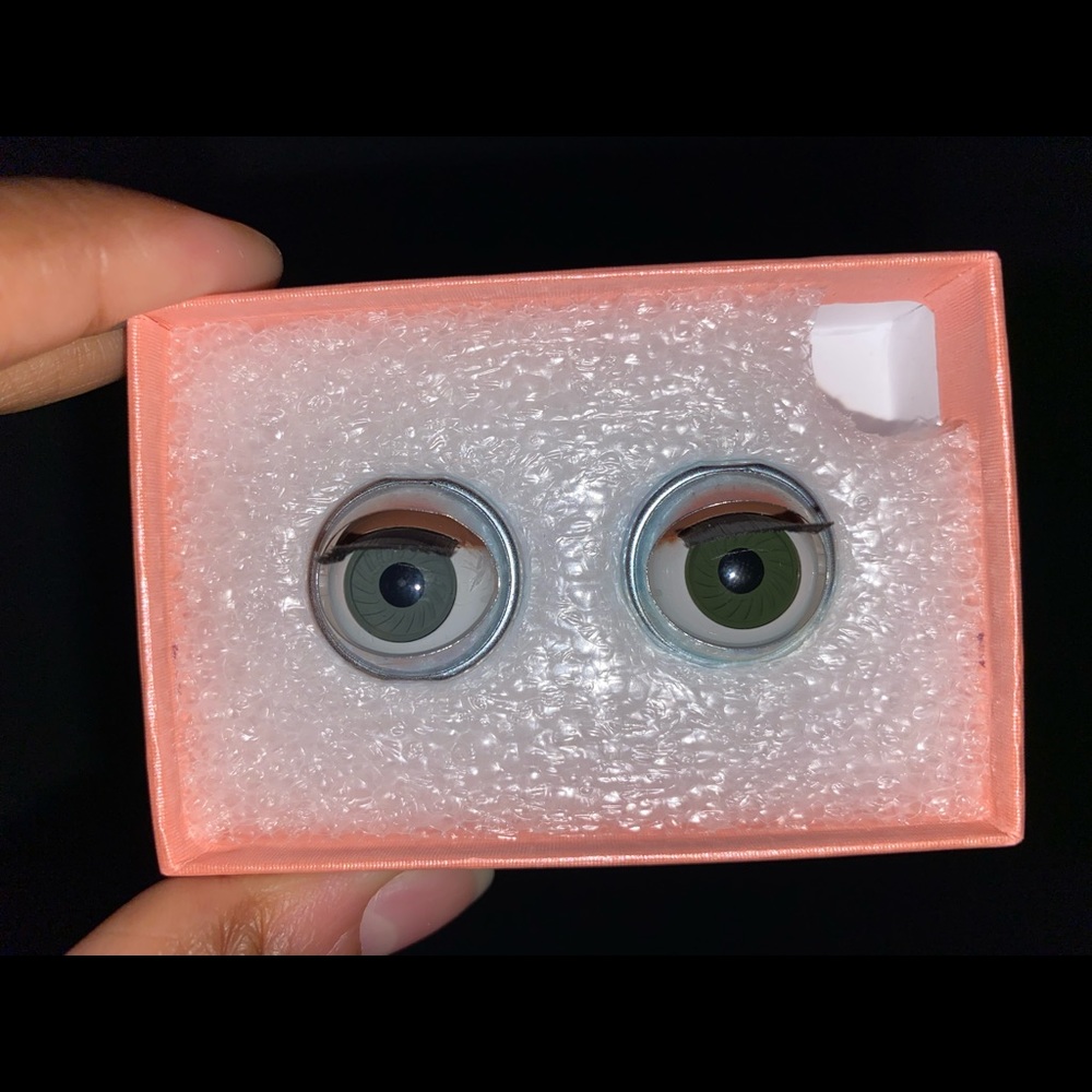 American girl doll eyes